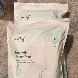 motif Medical Breastmilk Storage Bags - White with Light Green Accents